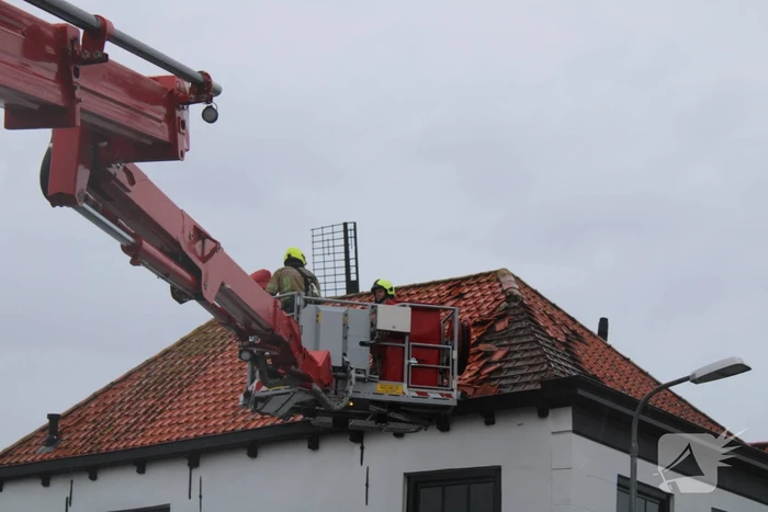 Windhoos richt grote schade aan, een dode