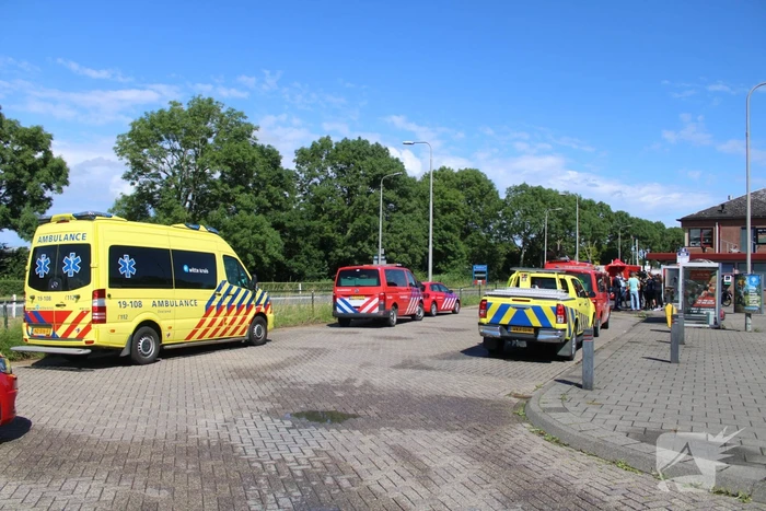 Windhoos richt grote schade aan, een dode