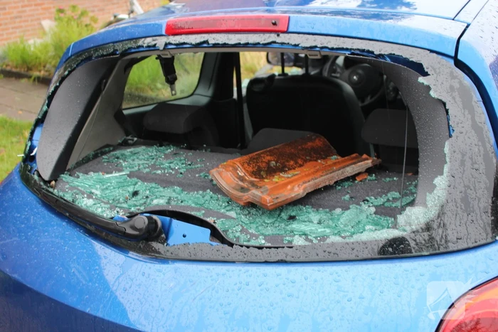 Windhoos richt grote schade aan, een dode
