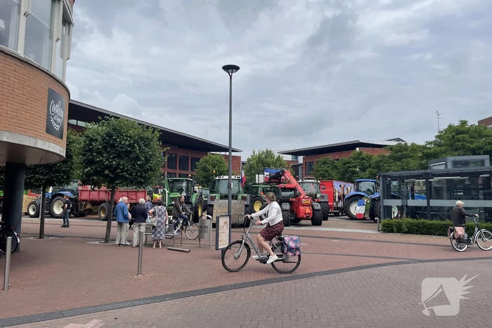 Boze boeren protesteren bij gemeentehuis