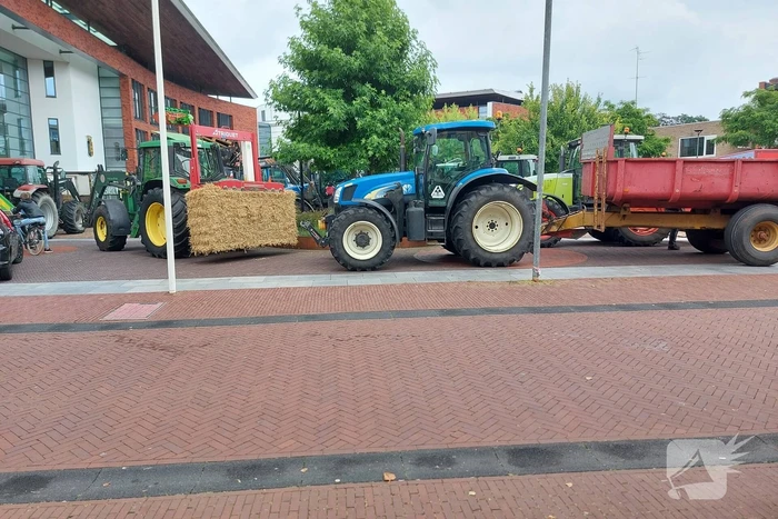 Boze boeren protesteren bij gemeentehuis