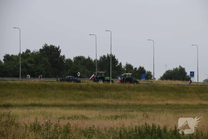Boeren blokkeren snelweg