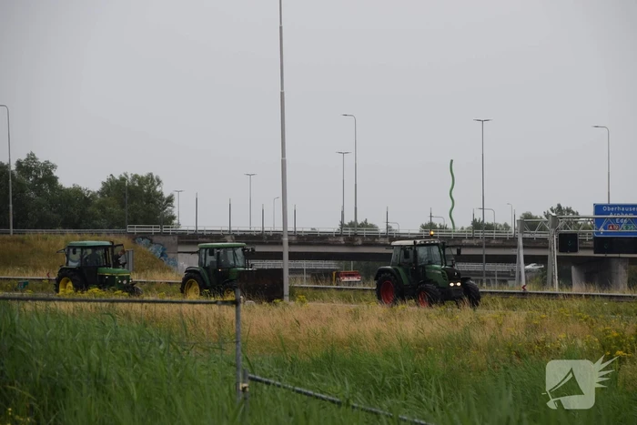 Boeren blokkeren snelweg