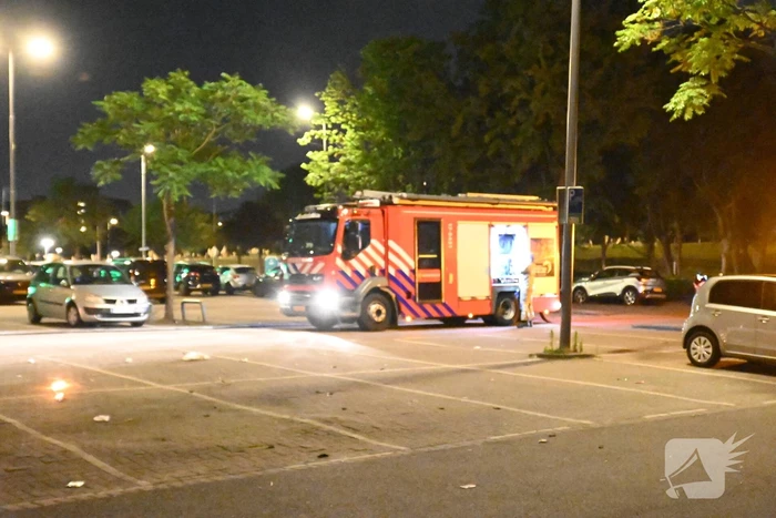 Geparkeerde auto uitgebrand op parkeerplaats