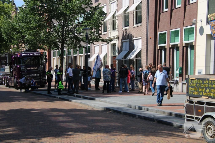 Boeren voeren actie bij Provinciehuis