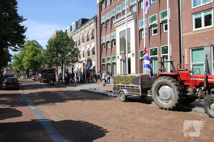 Boeren voeren actie bij Provinciehuis