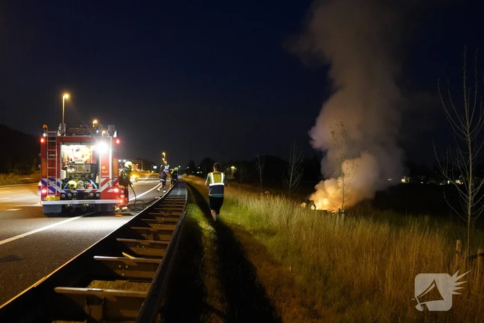 Bermbrand langs de snelweg
