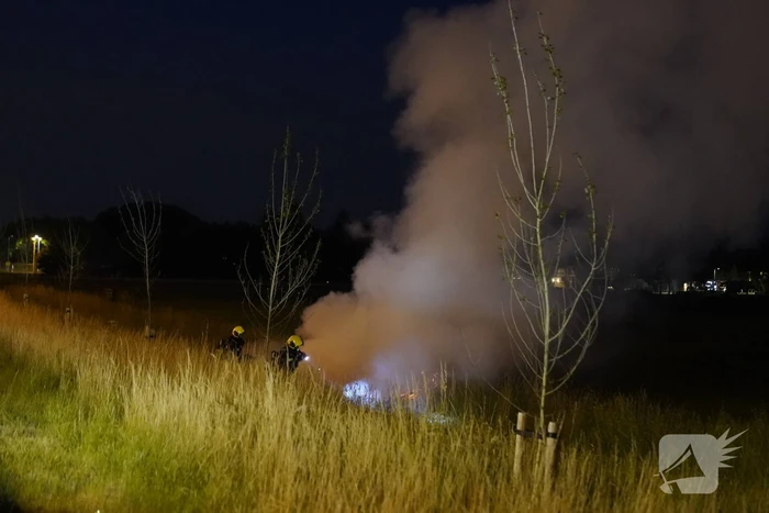 Bermbrand langs de snelweg