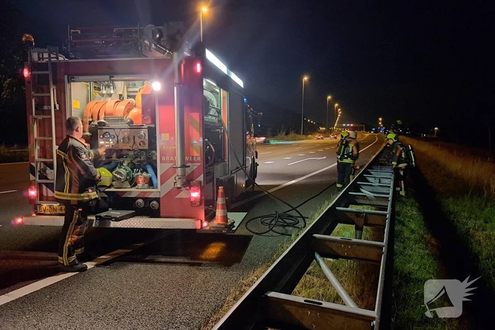 Bermbrand langs de snelweg