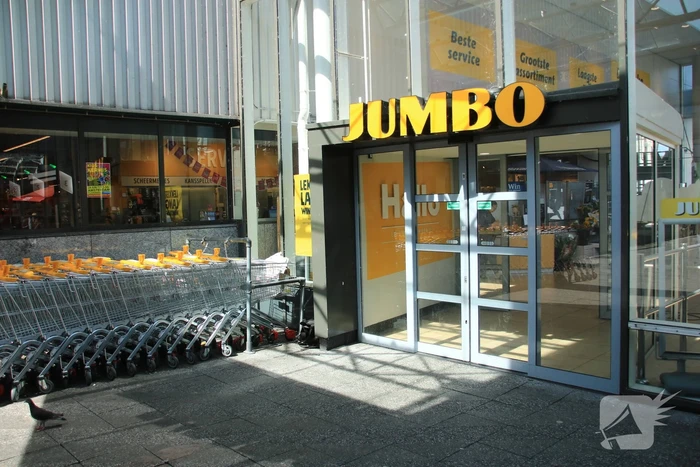 Politie zoekt verdachte van overval op supermarkt in Noord