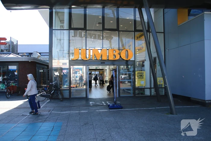 Politie zoekt verdachte van overval op supermarkt in Noord