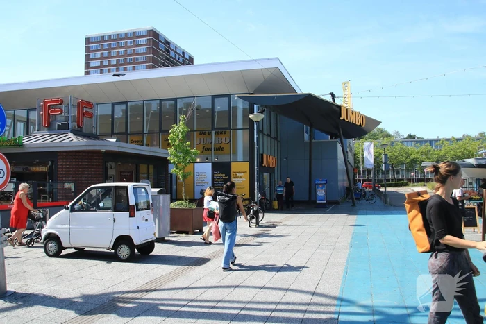 Politie zoekt verdachte van overval op supermarkt in Noord