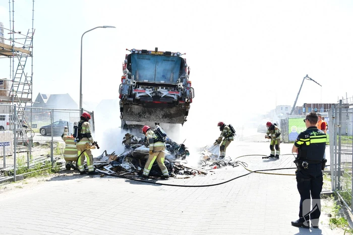 Brand in vuilniswagen