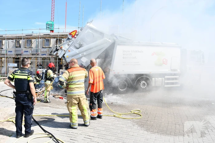 Brand in vuilniswagen
