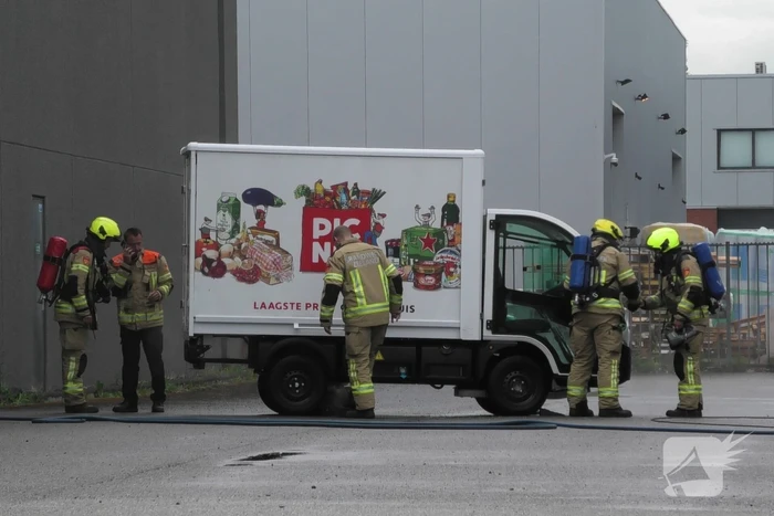 Elektrische bezorgwagen Picnic vliegt in brand