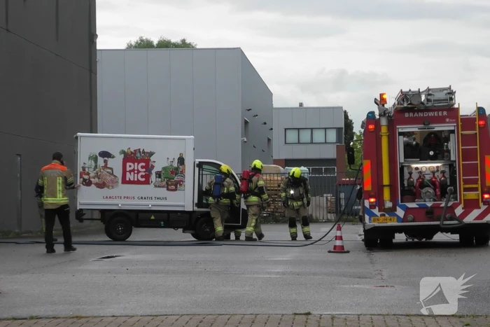 Elektrische bezorgwagen Picnic vliegt in brand