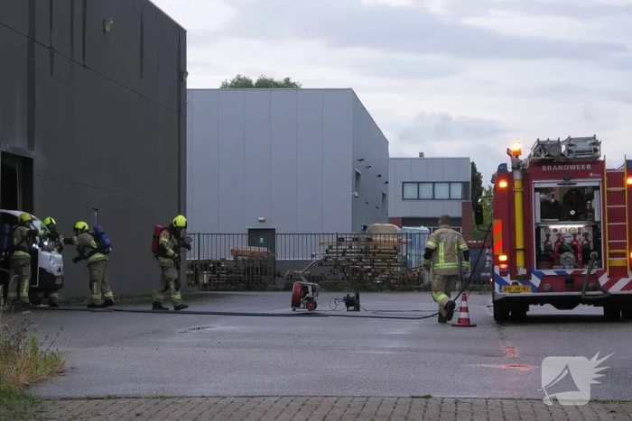 Elektrische bezorgwagen Picnic vliegt in brand