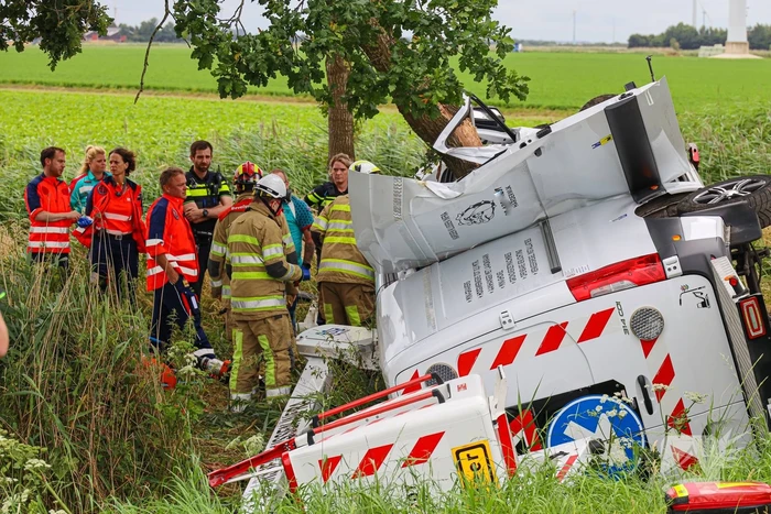 Bestuurder overleden bij eenzijdig ongeval