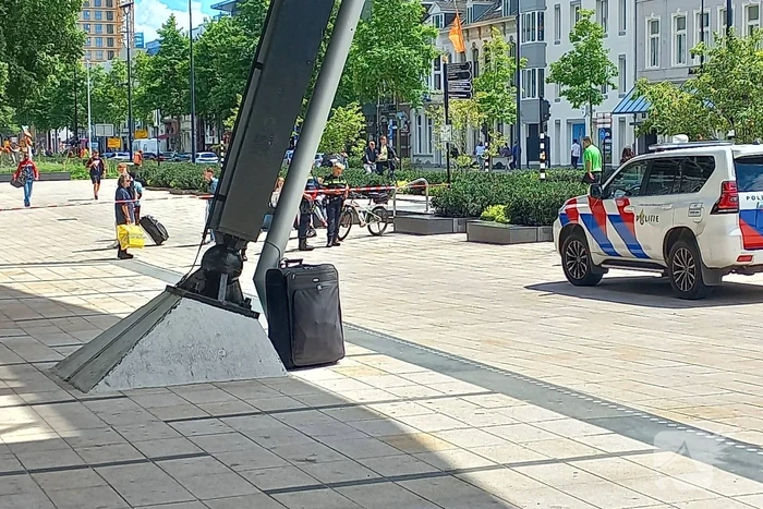Hal NS-station ontruimd na mogelijk verdacht pakketje