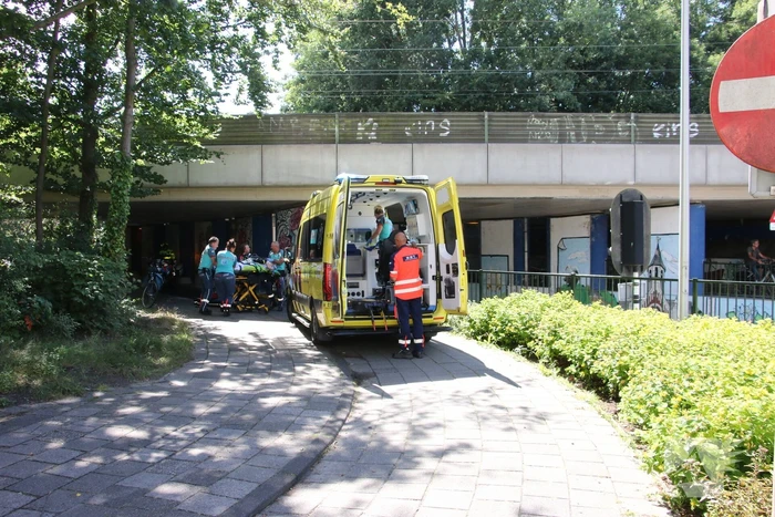Fietser zwaargewond na frontale aanrijding op fietspad