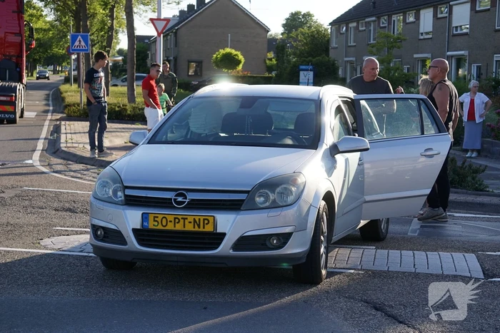 Flinke schade bij aanrijding personenauto's