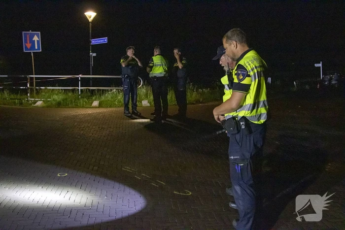 Twee zwaargewonde bij botsing met auto