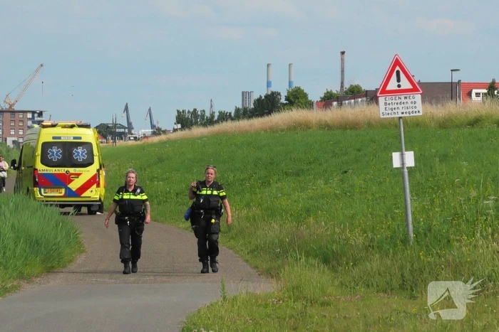 Man gewond na val van dijk