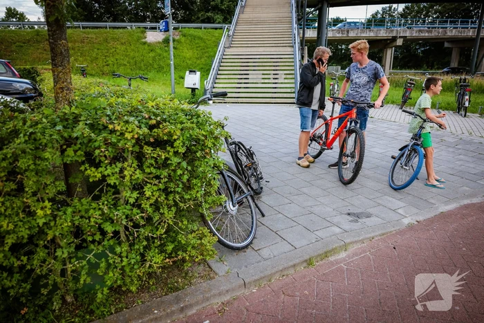 Racefiets vliegt in brand bij NS-station