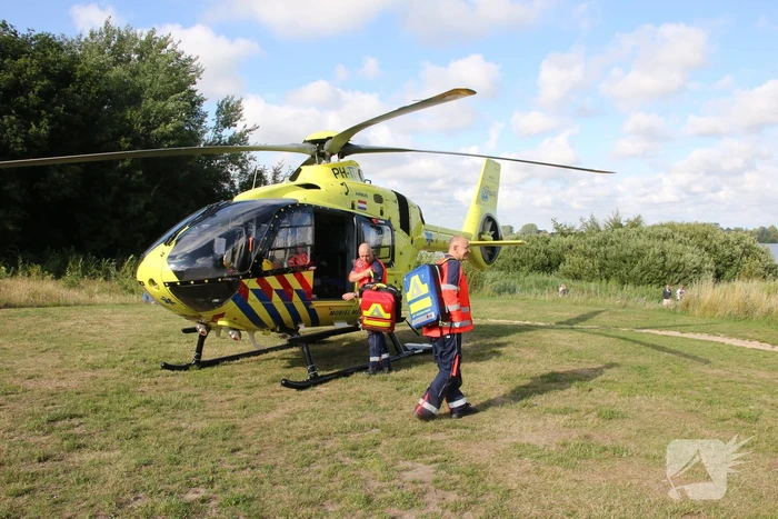 Traumahelikopter landt voor medisch incident