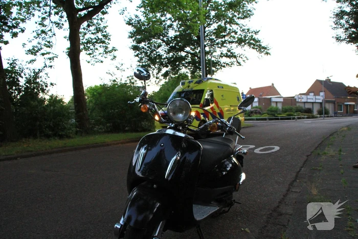 Scooterrijder gaat onderuit en raakt gewond
