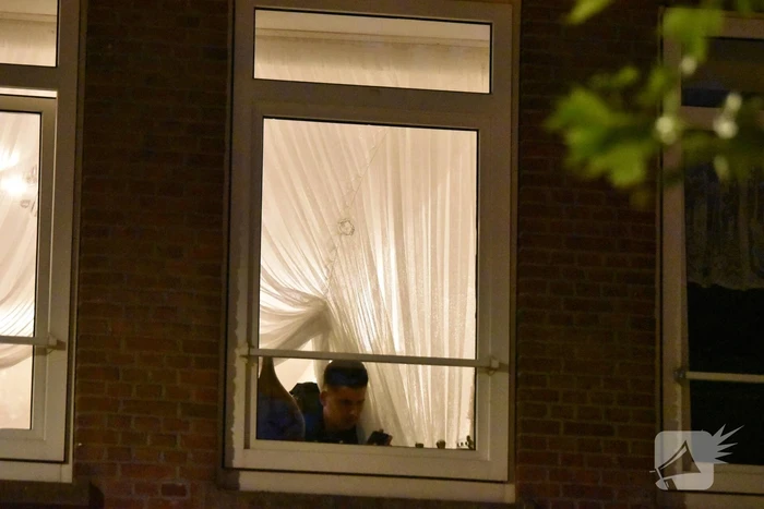 Politie onderzoekt beschoten woning