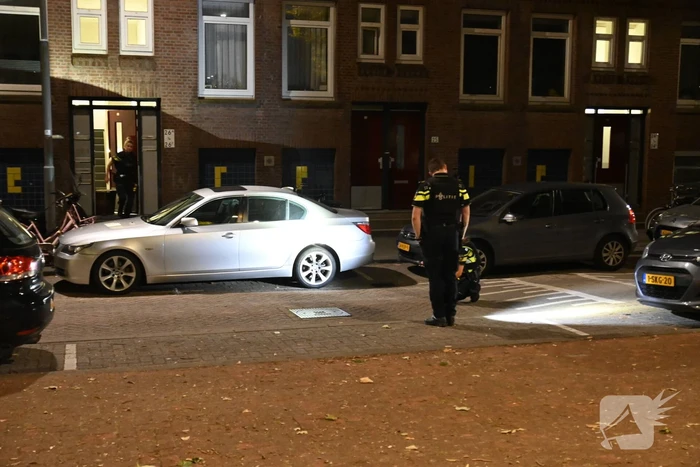Politie onderzoekt beschoten woning