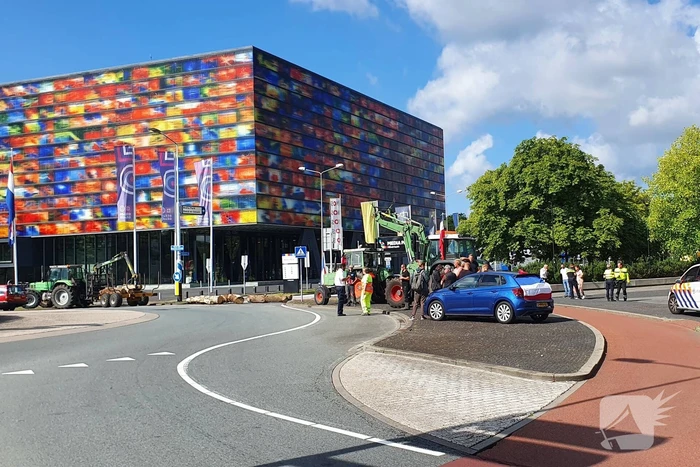 Mediapark geblokkeerd door boeren