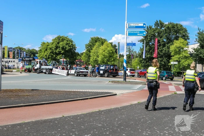 Mediapark geblokkeerd door boeren