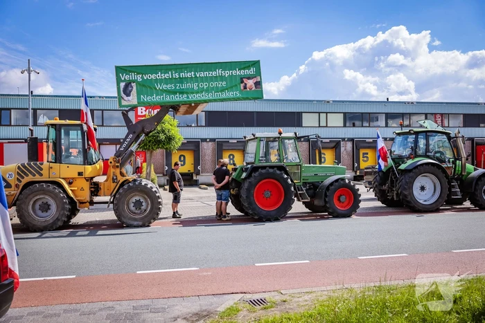 Boeren blokkeren distributiecentrum Boni