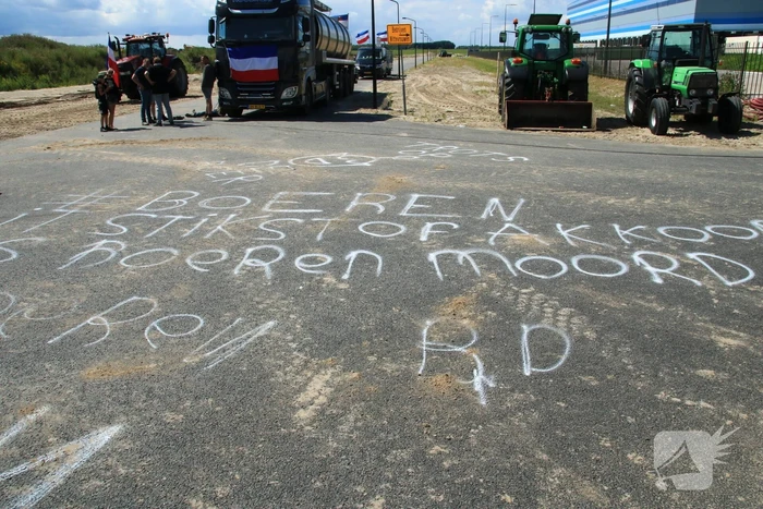 Boeren blokkade Lidl distributie centrum
