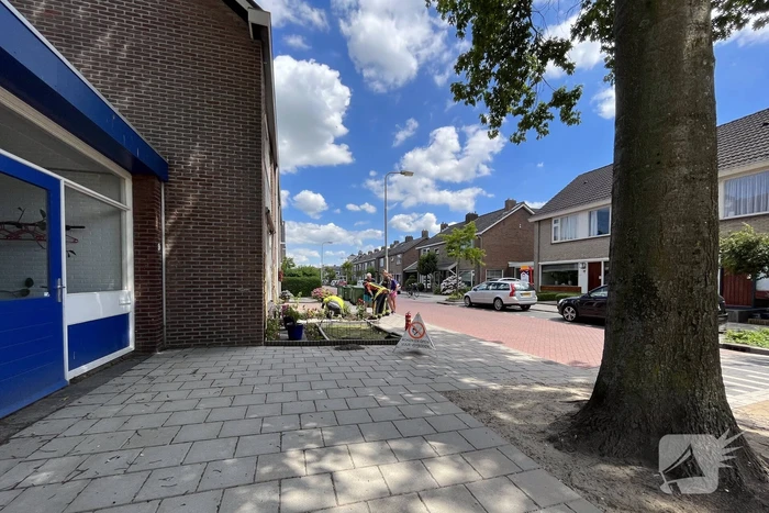 Gaslekkage in voortuin van woning