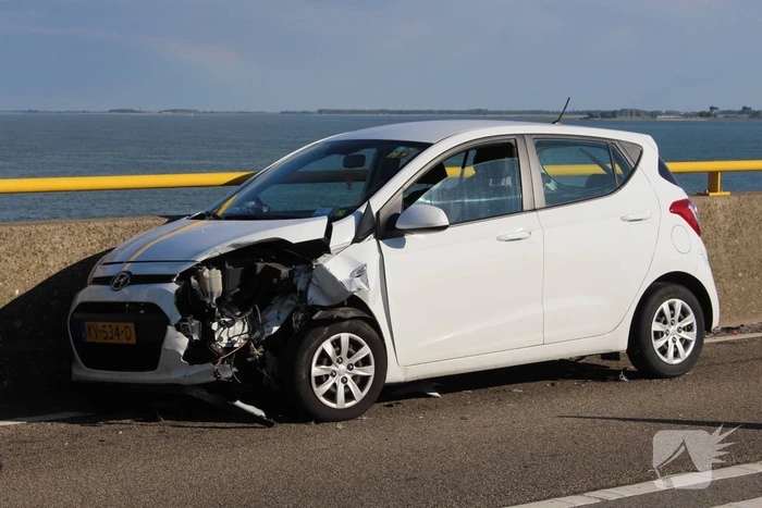 Drie auto's betrokken bij botsing Zeelandbrug