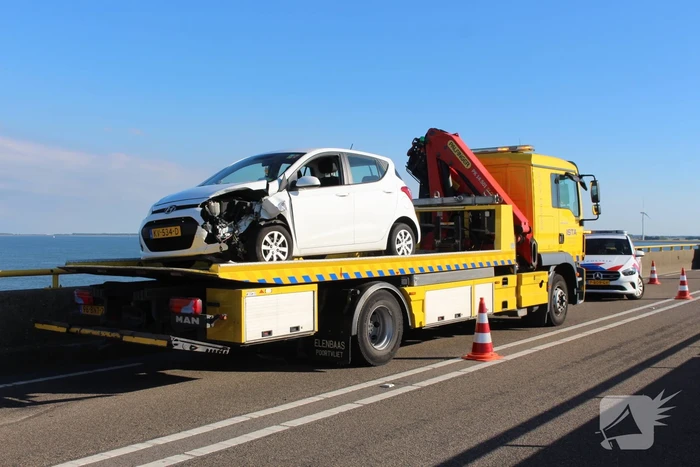 Drie auto's betrokken bij botsing Zeelandbrug