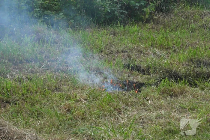 Brand in berm snel geblust