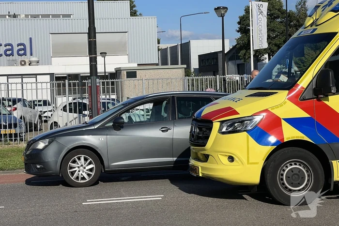 Fietser gewond bij botsing met auto