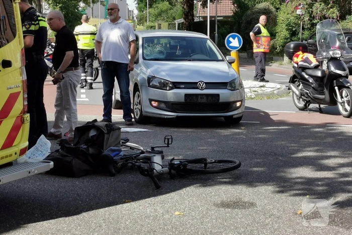 Automobilist ziet fietser over het hoofd