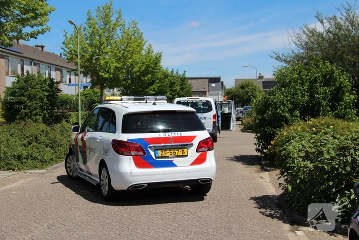 Auto slaat over de kop bij frontale aanrijding op kruising