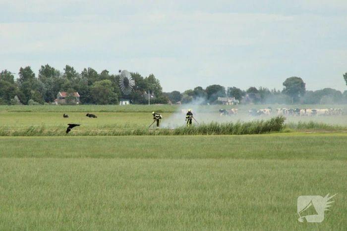 Brand langs sloot op boerenland