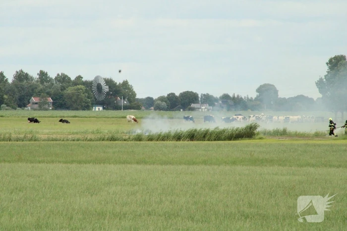 Brand langs sloot op boerenland