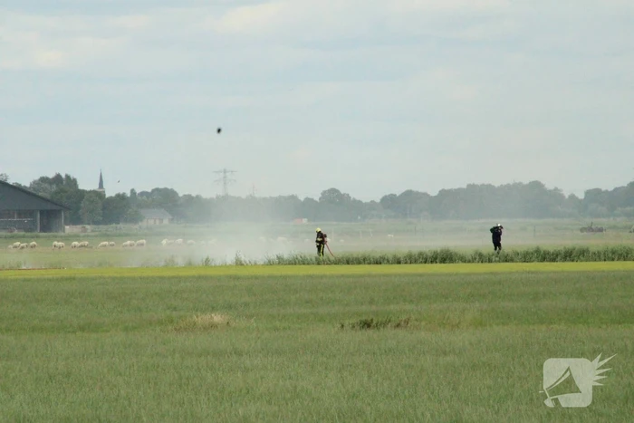 Brand langs sloot op boerenland