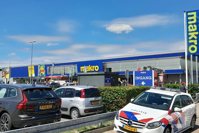 Koelkast groothandel Makro vat vlam