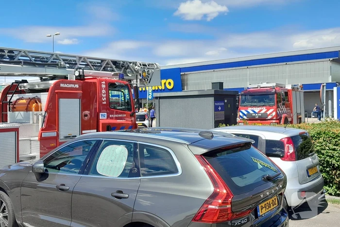 Koelkast groothandel Makro vat vlam