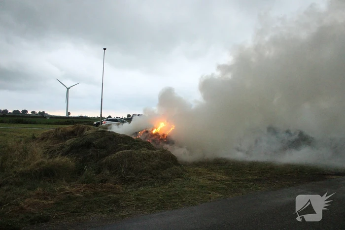 Veel rook vanwege brand in hooibalen