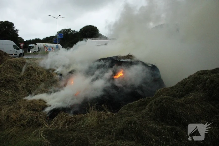 Veel rook vanwege brand in hooibalen